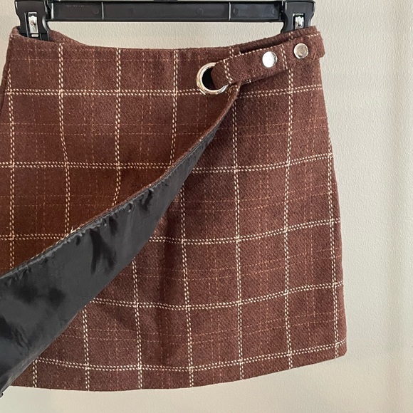 Yesstyle Plaid Zipper Up Mini Skirt - Picture 2 of 4